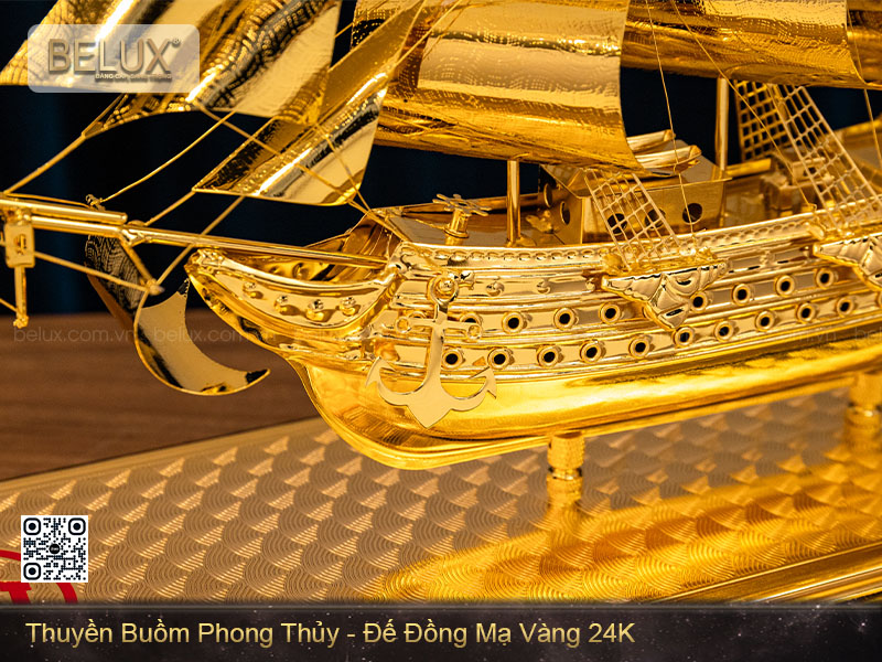 Thuyền buồm đế đồng mạ vàng 24k